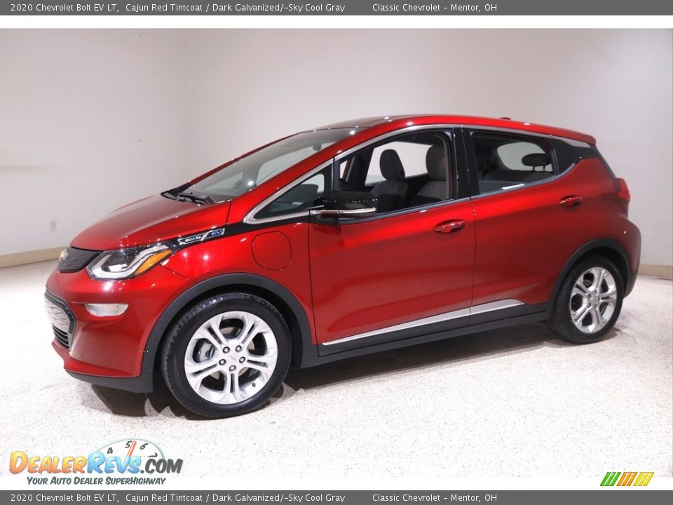 Front 3/4 View of 2020 Chevrolet Bolt EV LT Photo #3