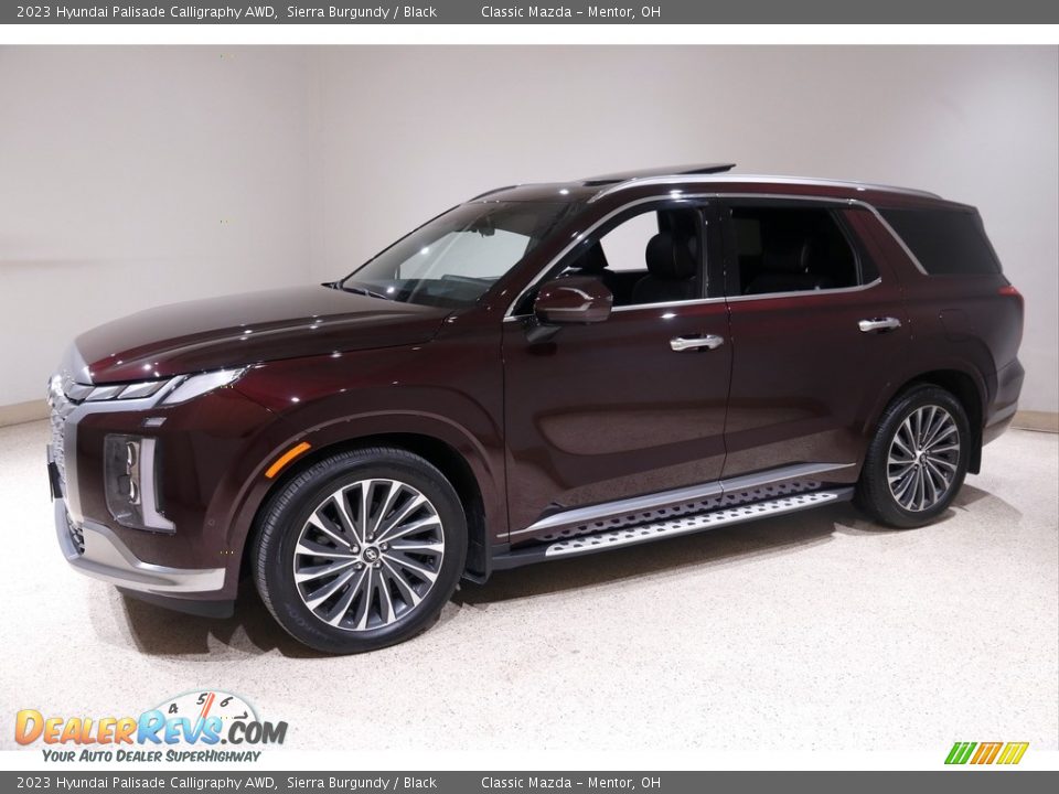 Front 3/4 View of 2023 Hyundai Palisade Calligraphy AWD Photo #3