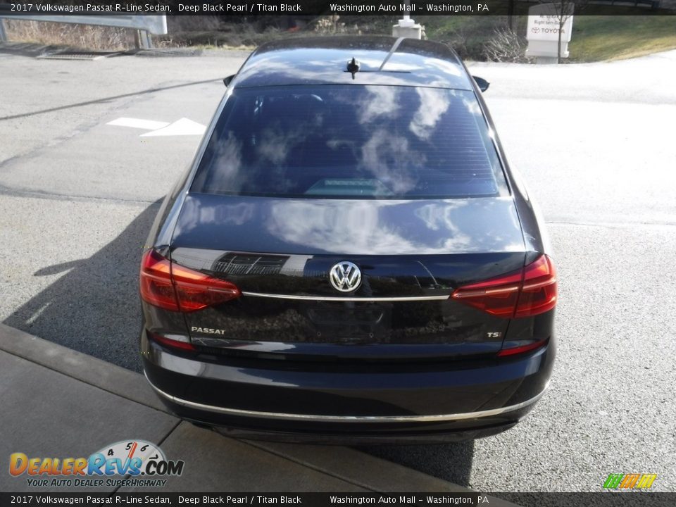 2017 Volkswagen Passat R-Line Sedan Deep Black Pearl / Titan Black Photo #14