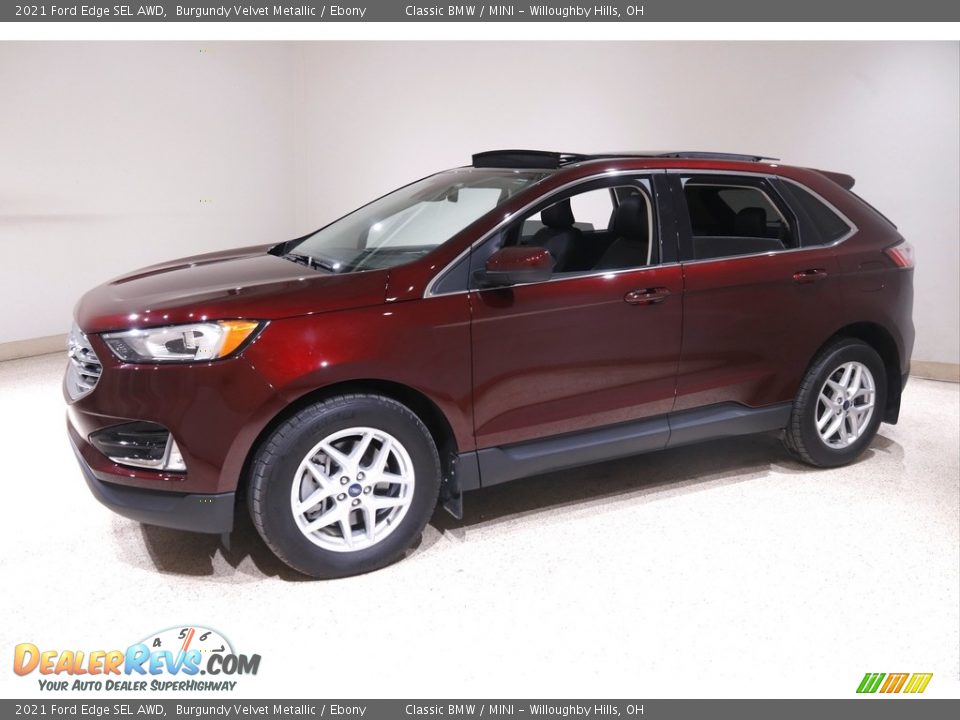 Front 3/4 View of 2021 Ford Edge SEL AWD Photo #3