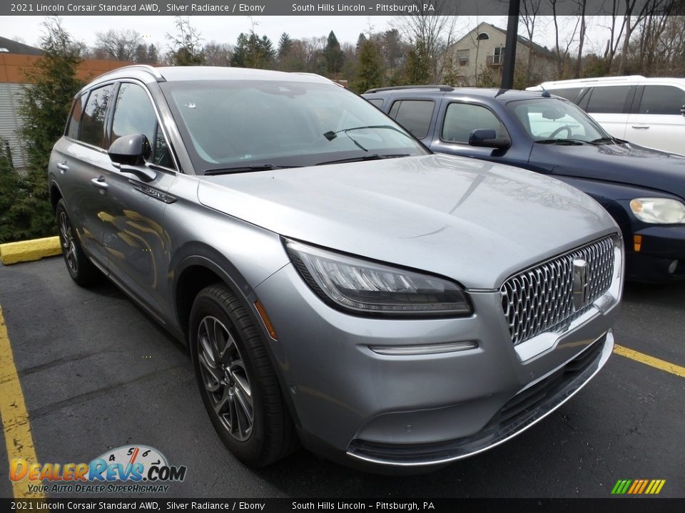 Front 3/4 View of 2021 Lincoln Corsair Standard AWD Photo #4