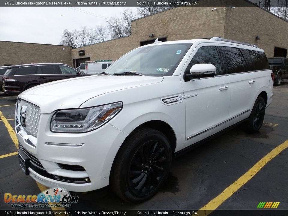 Front 3/4 View of 2021 Lincoln Navigator L Reserve 4x4 Photo #1