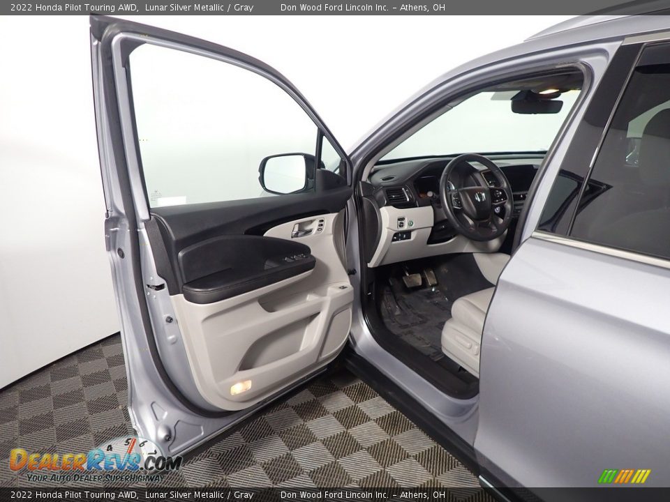2022 Honda Pilot Touring AWD Lunar Silver Metallic / Gray Photo #22