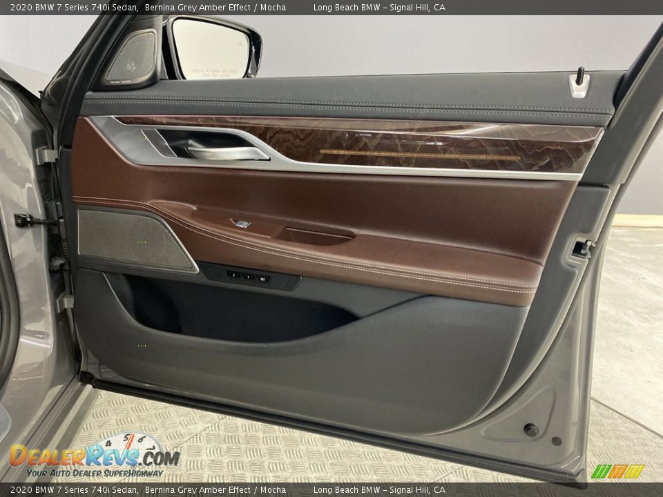 Door Panel of 2020 BMW 7 Series 740i Sedan Photo #31