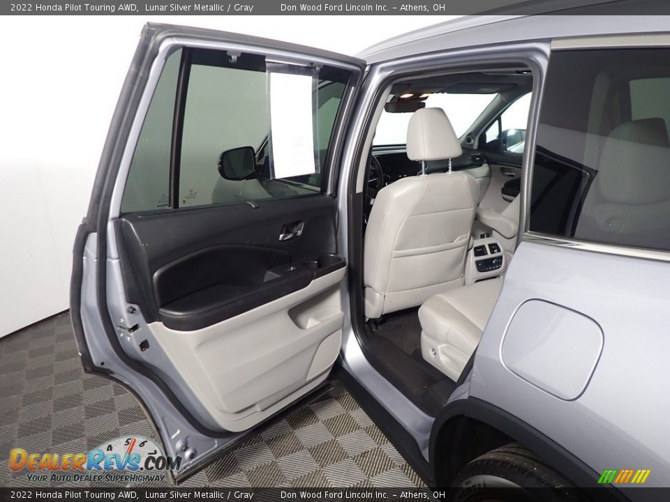 2022 Honda Pilot Touring AWD Lunar Silver Metallic / Gray Photo #35