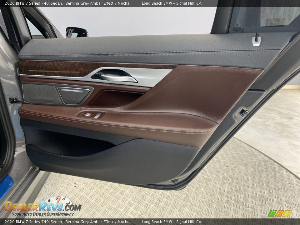 Door Panel of 2020 BMW 7 Series 740i Sedan Photo #34
