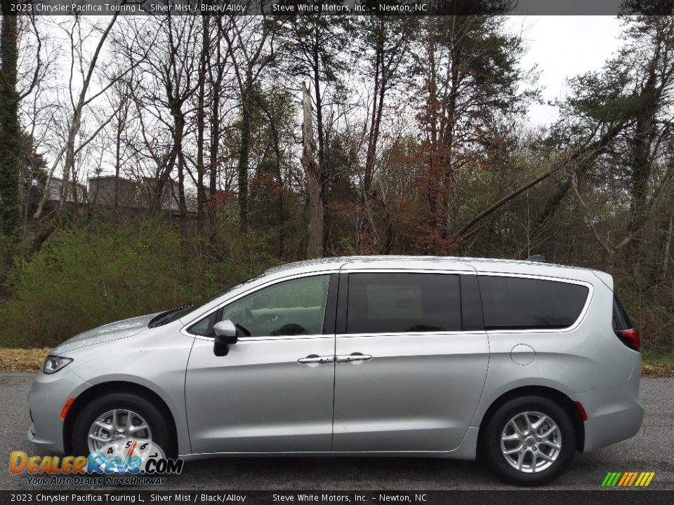 Silver Mist 2023 Chrysler Pacifica Touring L Photo #1