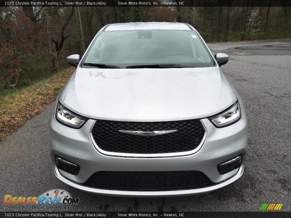 2023 Chrysler Pacifica Touring L Silver Mist / Black/Alloy Photo #3