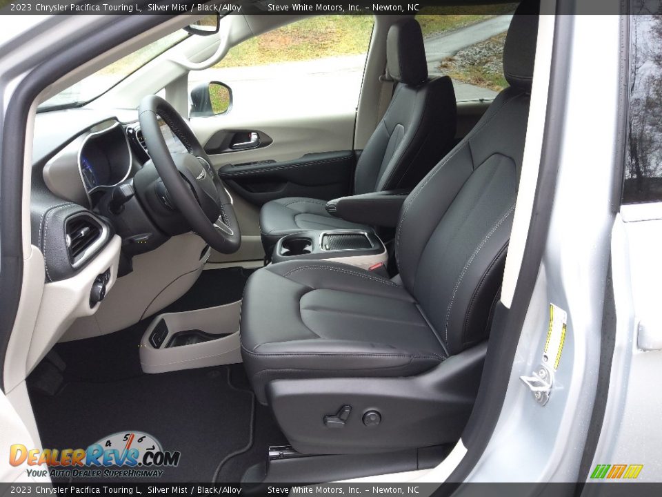 Front Seat of 2023 Chrysler Pacifica Touring L Photo #10