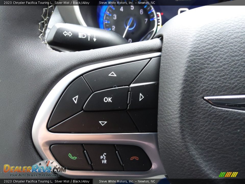 2023 Chrysler Pacifica Touring L Steering Wheel Photo #19