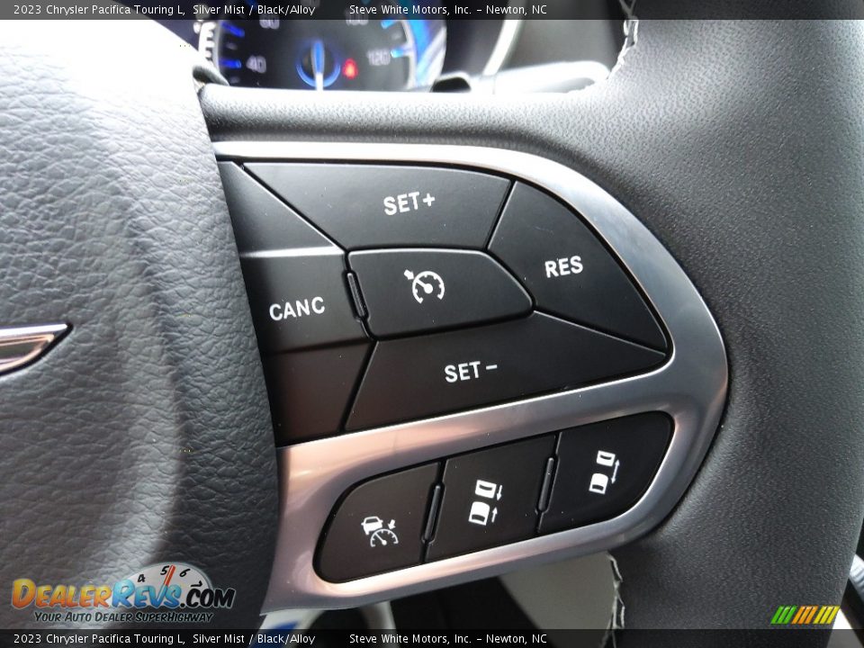 2023 Chrysler Pacifica Touring L Steering Wheel Photo #20