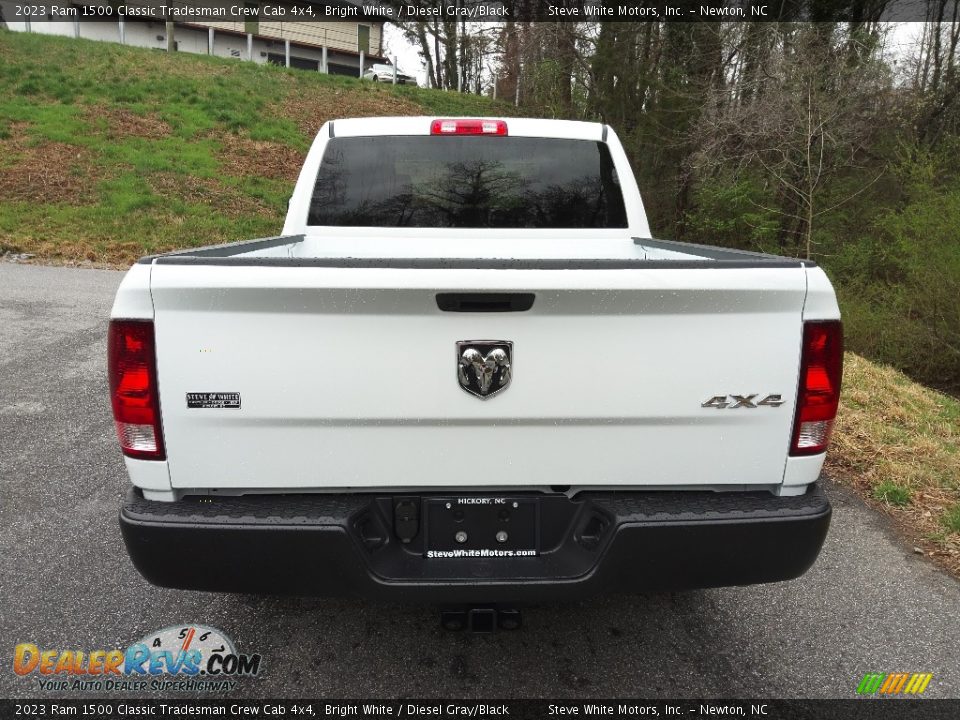 2023 Ram 1500 Classic Tradesman Crew Cab 4x4 Bright White / Diesel Gray/Black Photo #7