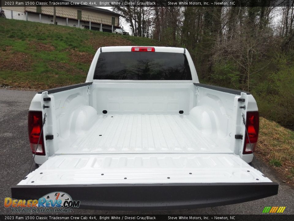 2023 Ram 1500 Classic Tradesman Crew Cab 4x4 Bright White / Diesel Gray/Black Photo #8