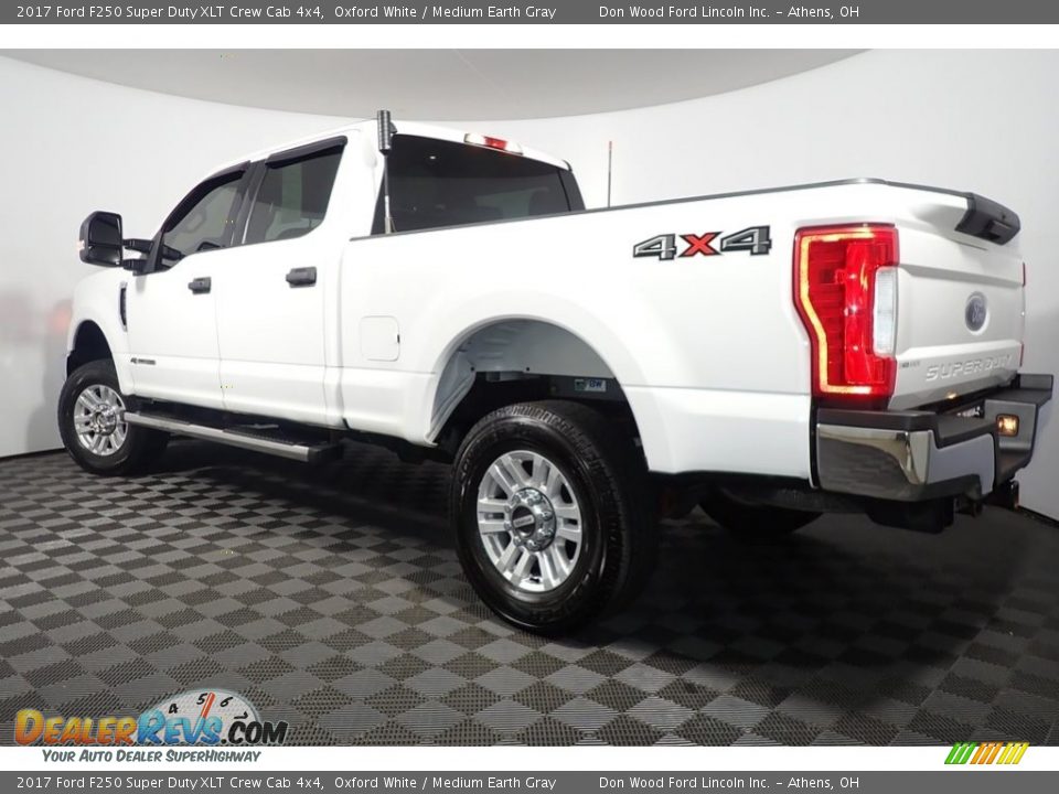 2017 Ford F250 Super Duty XLT Crew Cab 4x4 Oxford White / Medium Earth Gray Photo #11