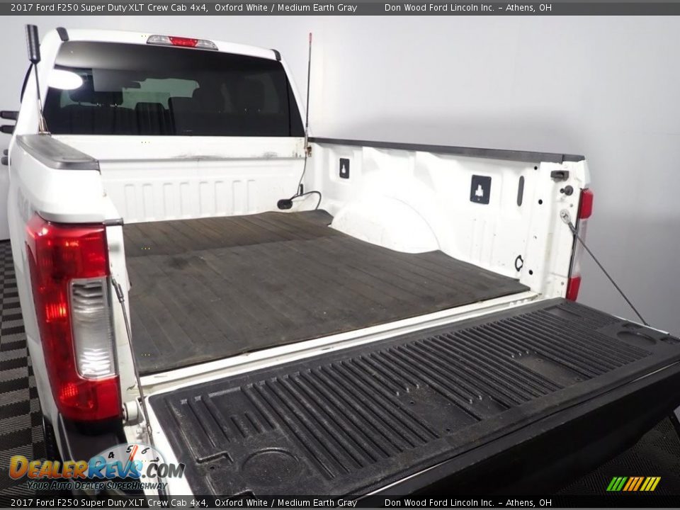 2017 Ford F250 Super Duty XLT Crew Cab 4x4 Oxford White / Medium Earth Gray Photo #14