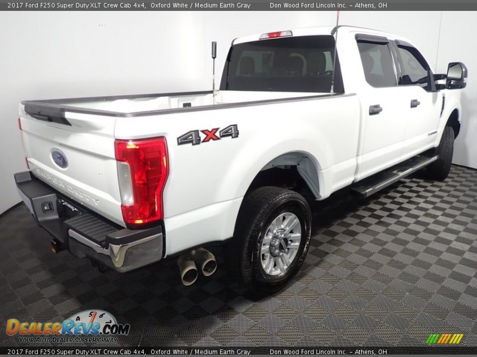 2017 Ford F250 Super Duty XLT Crew Cab 4x4 Oxford White / Medium Earth Gray Photo #16