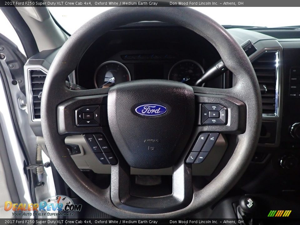 2017 Ford F250 Super Duty XLT Crew Cab 4x4 Oxford White / Medium Earth Gray Photo #24
