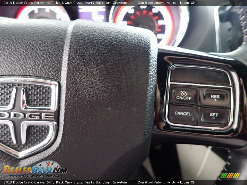 2019 Dodge Grand Caravan SXT Black Onyx Crystal Pearl / Black/Light Graystone Photo #17
