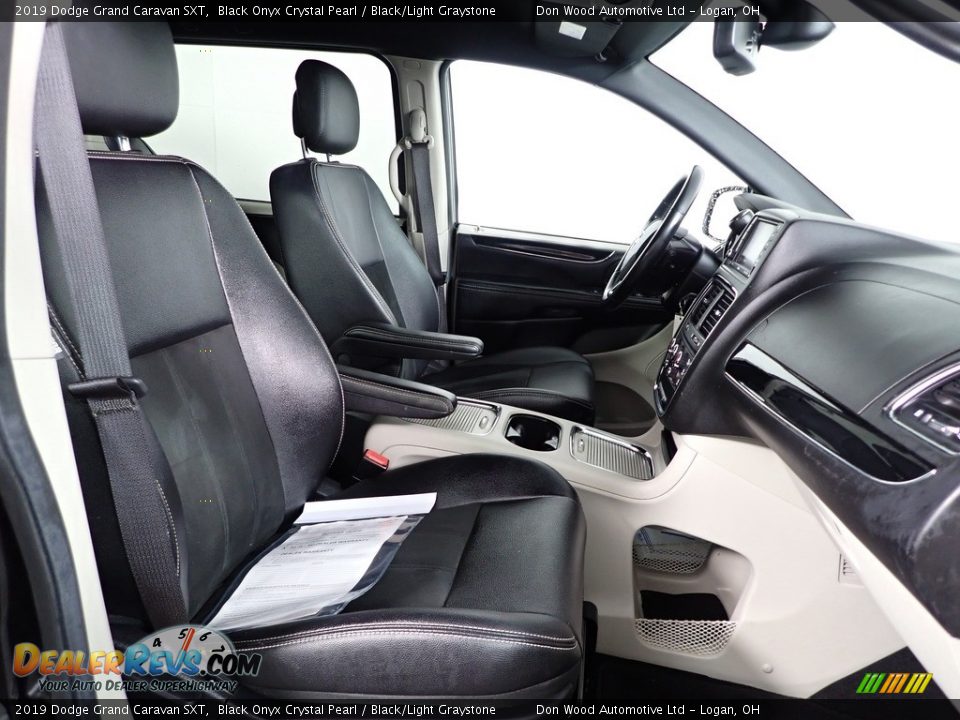 2019 Dodge Grand Caravan SXT Black Onyx Crystal Pearl / Black/Light Graystone Photo #27