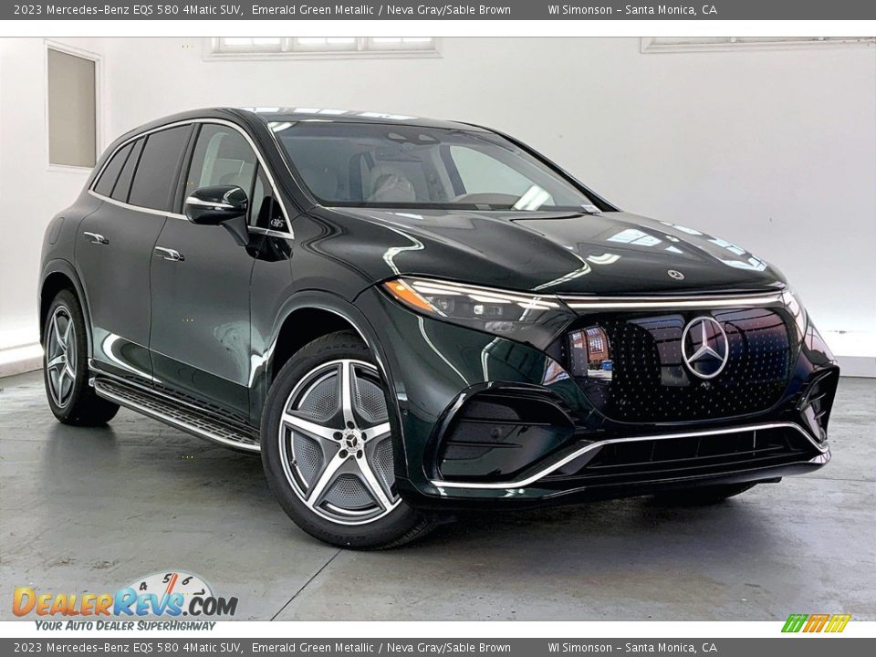 Front 3/4 View of 2023 Mercedes-Benz EQS 580 4Matic SUV Photo #11