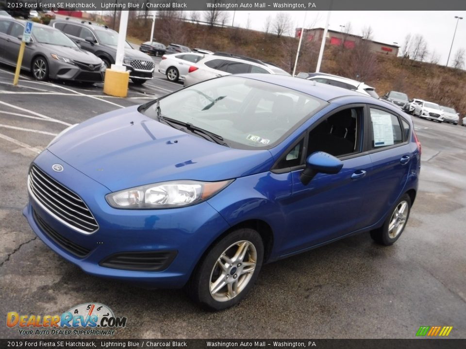 Front 3/4 View of 2019 Ford Fiesta SE Hatchback Photo #4