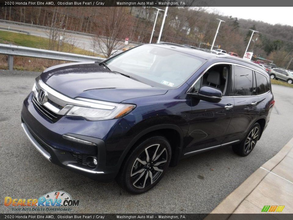 Front 3/4 View of 2020 Honda Pilot Elite AWD Photo #17