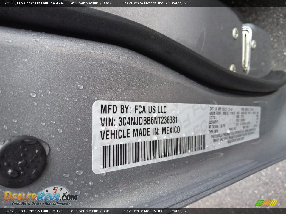 2022 Jeep Compass Latitude 4x4 Billet Silver Metallic / Black Photo #31