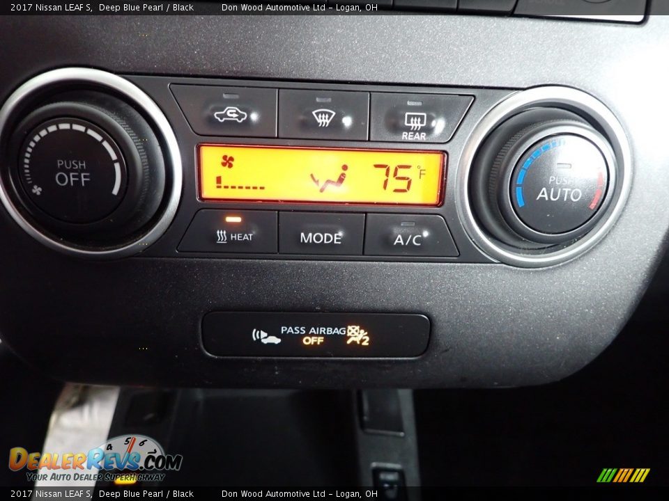 Controls of 2017 Nissan LEAF S Photo #19