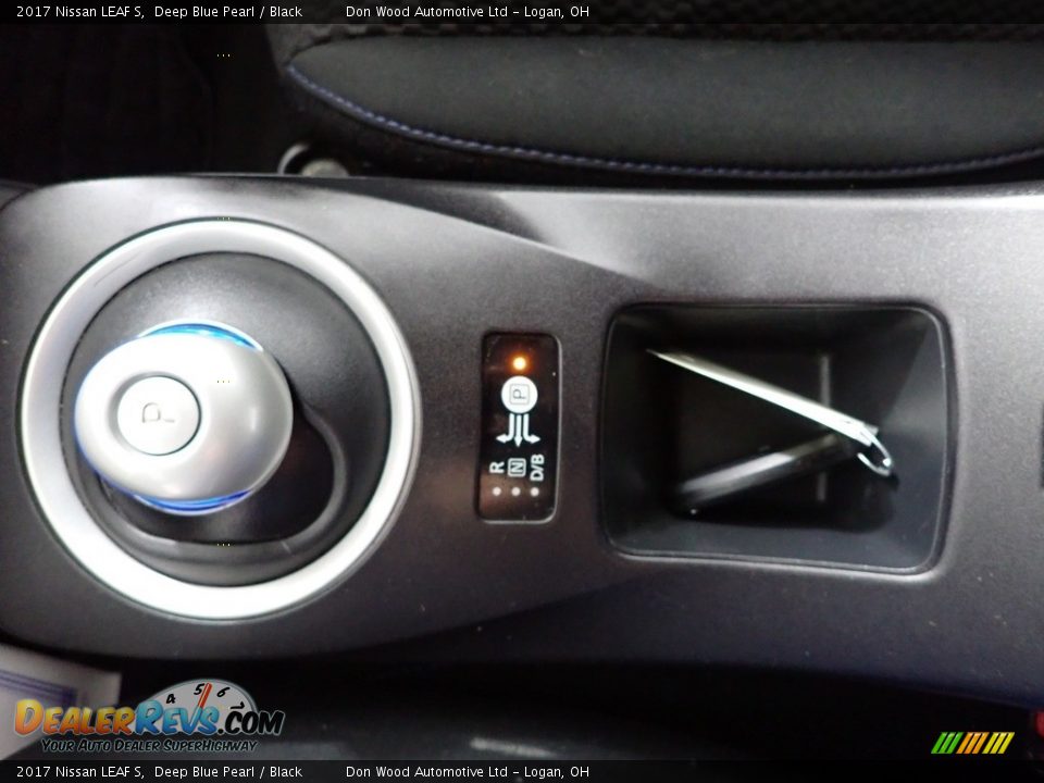 Controls of 2017 Nissan LEAF S Photo #20