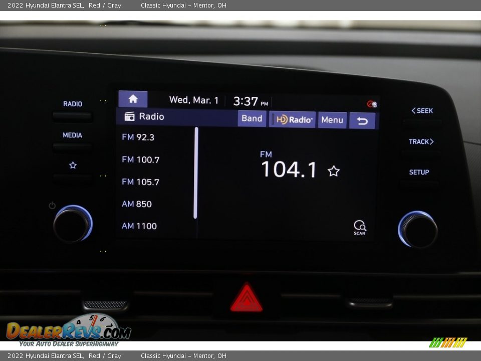2022 Hyundai Elantra SEL Red / Gray Photo #10