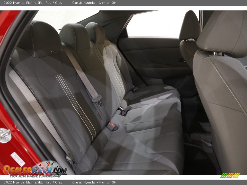 2022 Hyundai Elantra SEL Red / Gray Photo #16