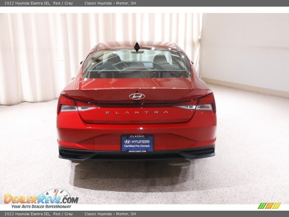 2022 Hyundai Elantra SEL Red / Gray Photo #18