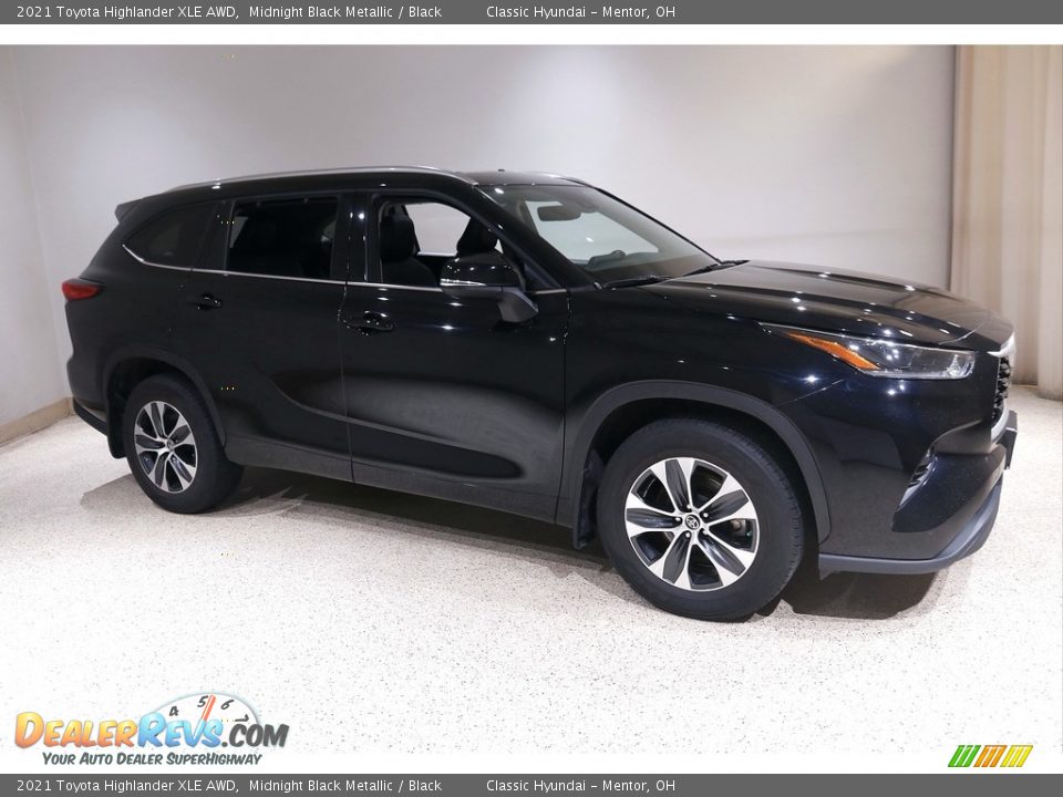 2021 Toyota Highlander XLE AWD Midnight Black Metallic / Black Photo #1