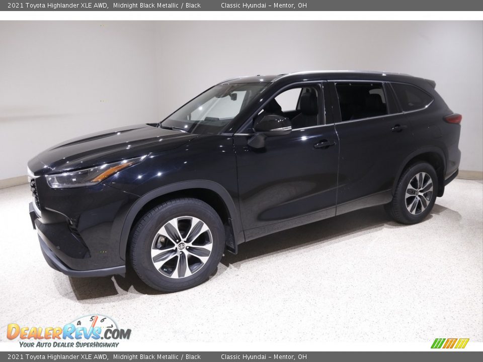 2021 Toyota Highlander XLE AWD Midnight Black Metallic / Black Photo #3