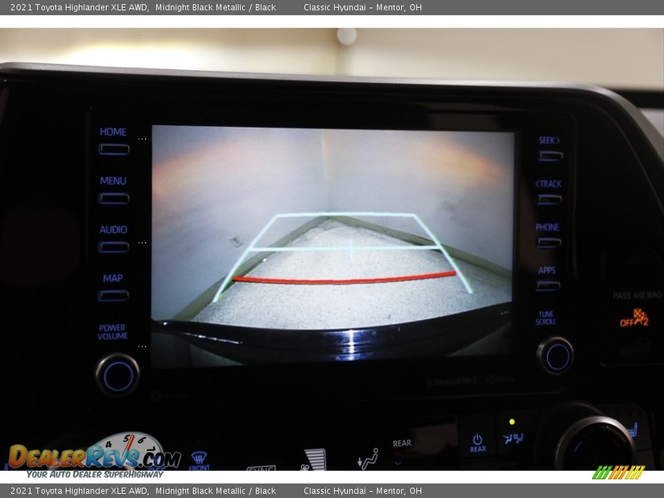 2021 Toyota Highlander XLE AWD Midnight Black Metallic / Black Photo #11