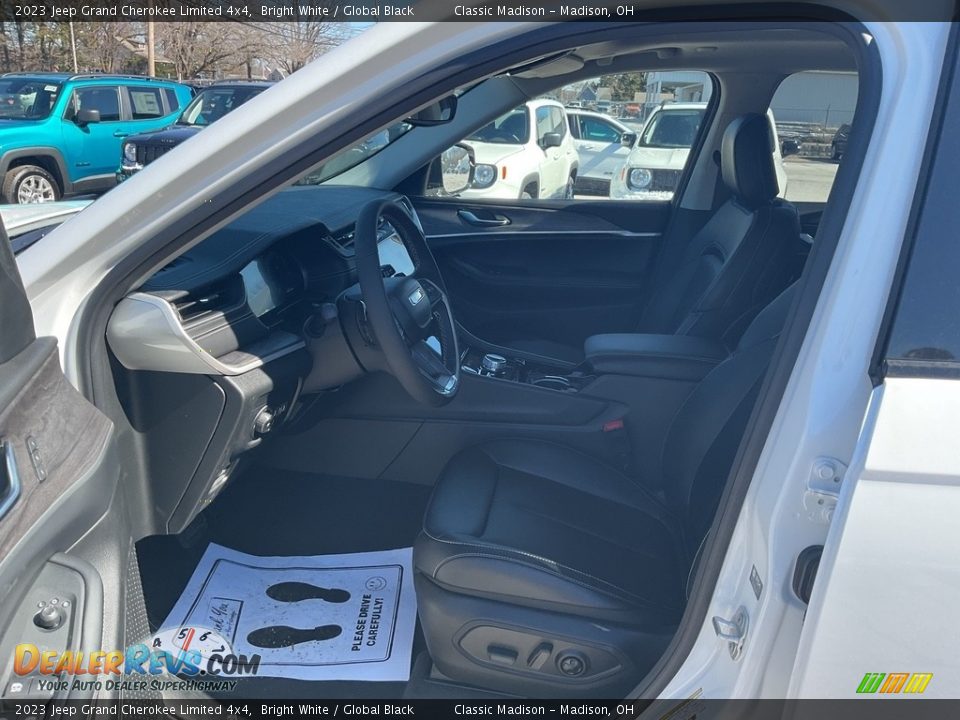 2023 Jeep Grand Cherokee Limited 4x4 Bright White / Global Black Photo #2