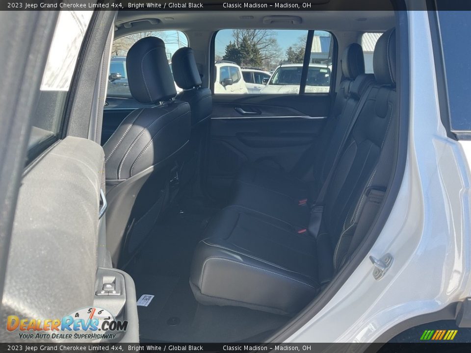 2023 Jeep Grand Cherokee Limited 4x4 Bright White / Global Black Photo #3