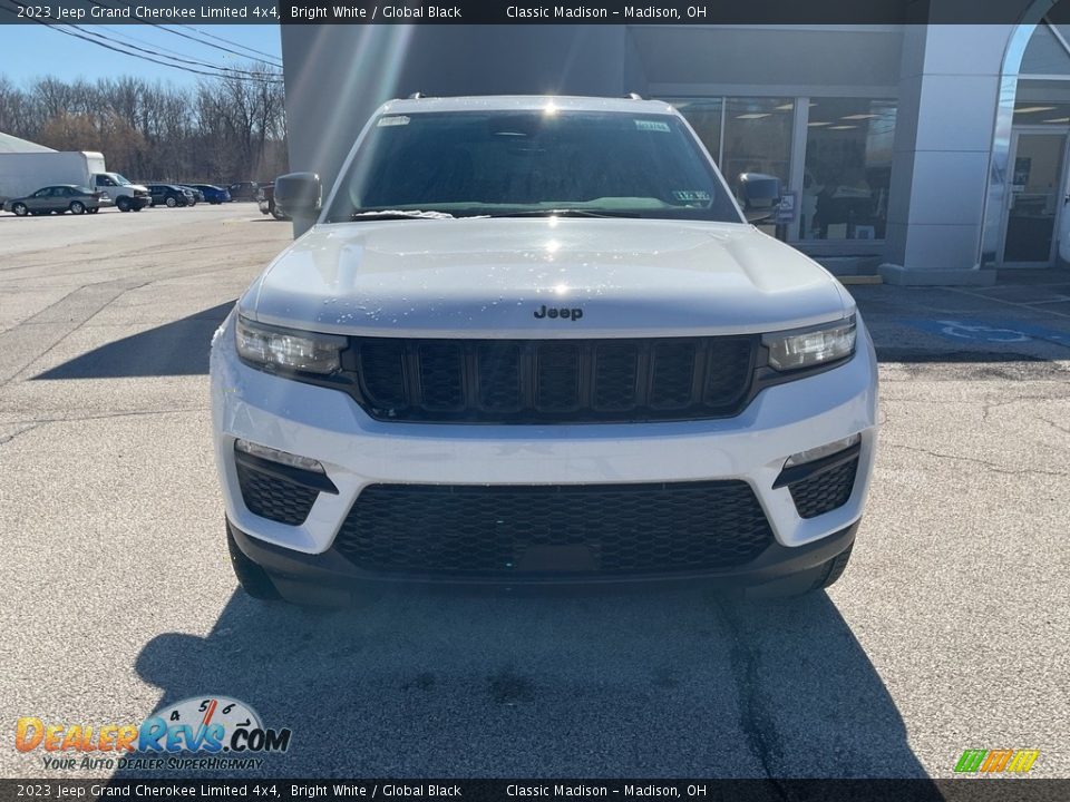 2023 Jeep Grand Cherokee Limited 4x4 Bright White / Global Black Photo #10