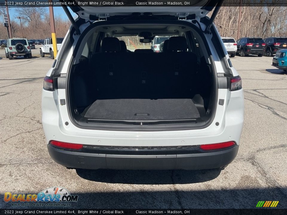 2023 Jeep Grand Cherokee Limited 4x4 Bright White / Global Black Photo #12