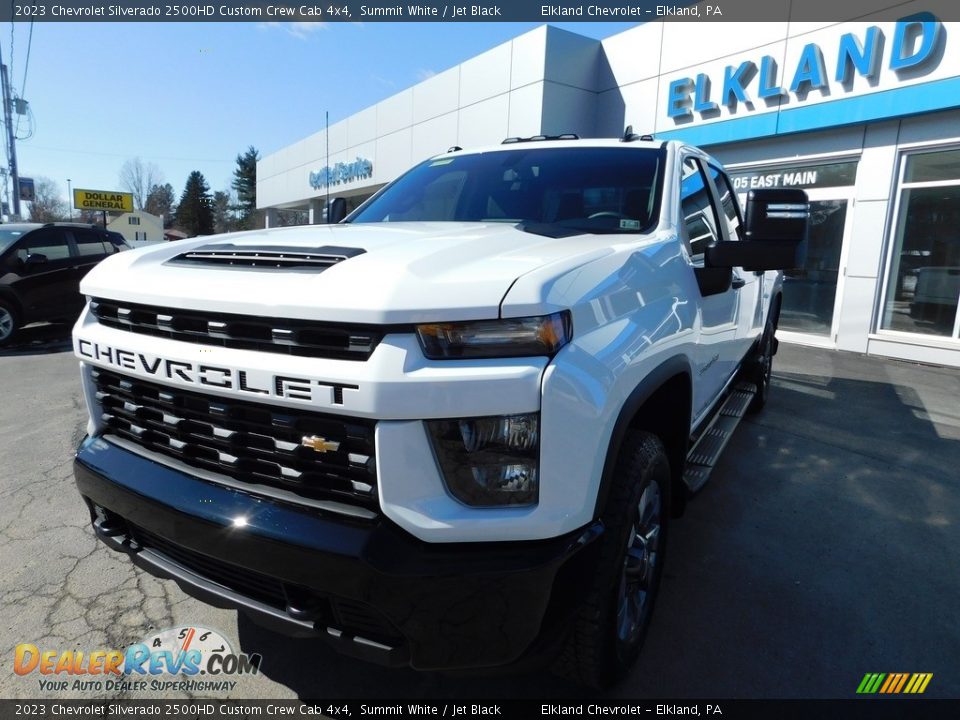 2023 Chevrolet Silverado 2500HD Custom Crew Cab 4x4 Summit White / Jet Black Photo #2