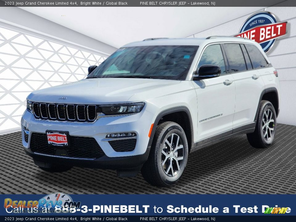 2023 Jeep Grand Cherokee Limited 4x4 Bright White / Global Black Photo #1