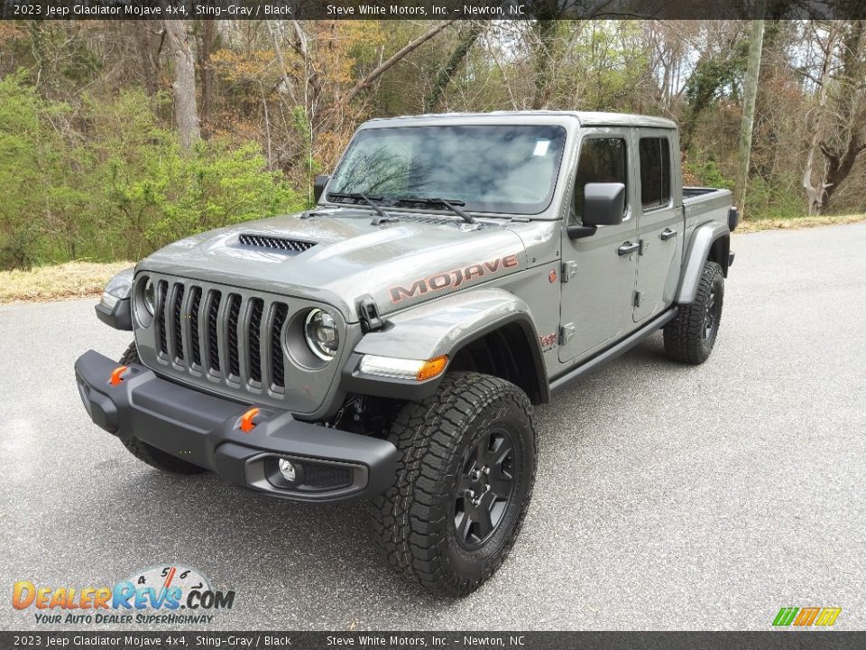 2023 Jeep Gladiator Mojave 4x4 Sting-Gray / Black Photo #2