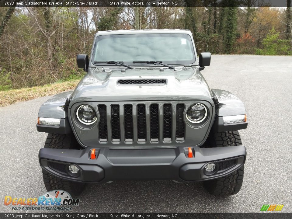 2023 Jeep Gladiator Mojave 4x4 Sting-Gray / Black Photo #3