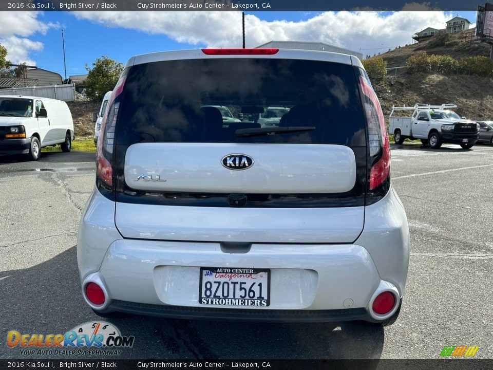 2016 Kia Soul ! Bright Silver / Black Photo #4