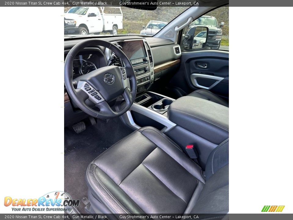Front Seat of 2020 Nissan Titan SL Crew Cab 4x4 Photo #14