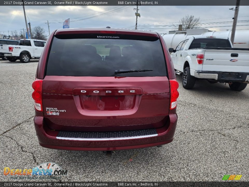 2017 Dodge Grand Caravan SE Octane Red / Black/Light Graystone Photo #6