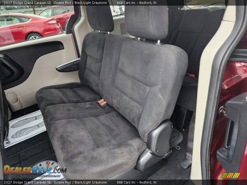 2017 Dodge Grand Caravan SE Octane Red / Black/Light Graystone Photo #12