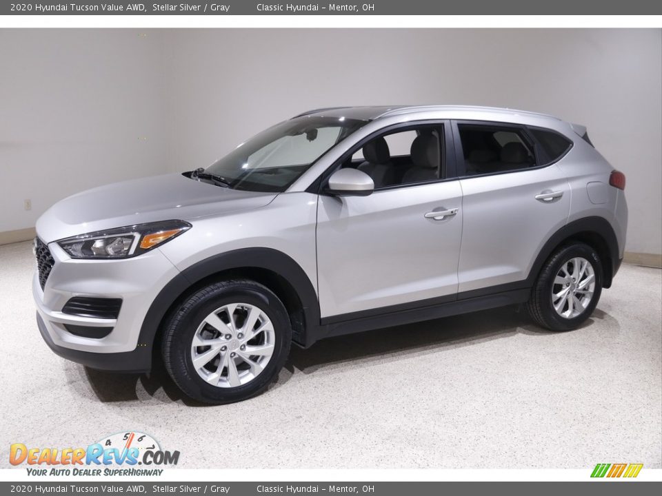 Front 3/4 View of 2020 Hyundai Tucson Value AWD Photo #3