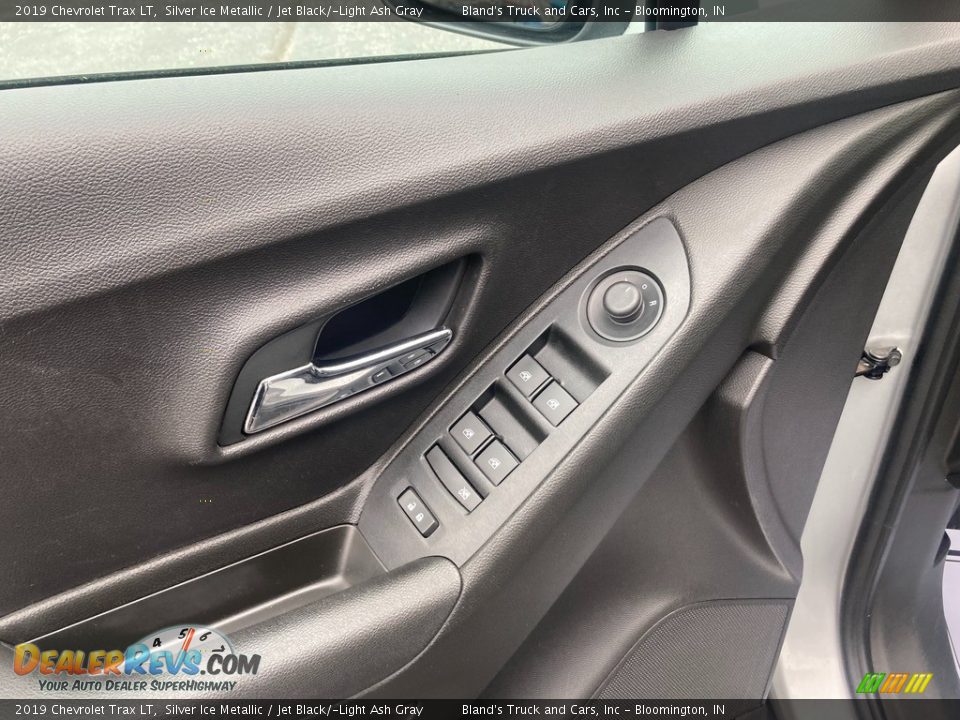 2019 Chevrolet Trax LT Silver Ice Metallic / Jet Black/­Light Ash Gray Photo #10