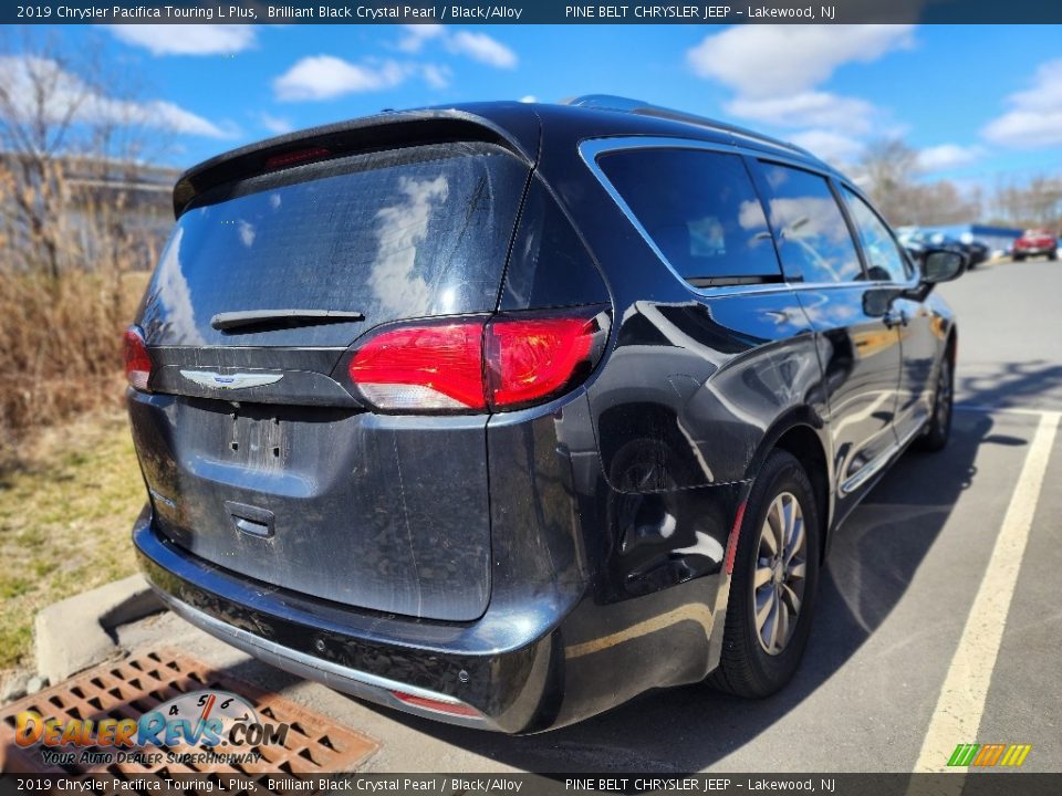 2019 Chrysler Pacifica Touring L Plus Brilliant Black Crystal Pearl / Black/Alloy Photo #4